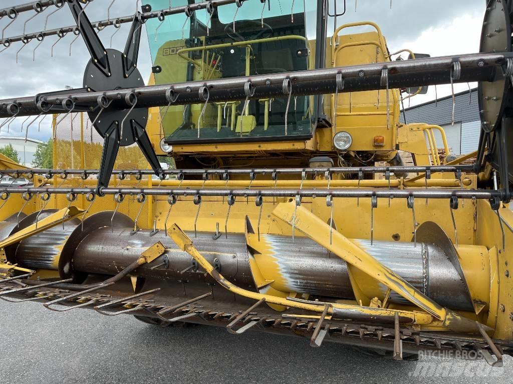 New Holland 8030 12´ Moissonneuse batteuse