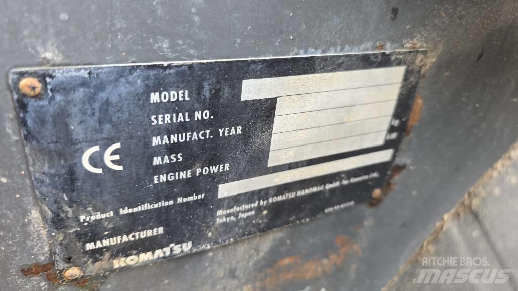 Komatsu WA 250 Chargeuse sur pneus