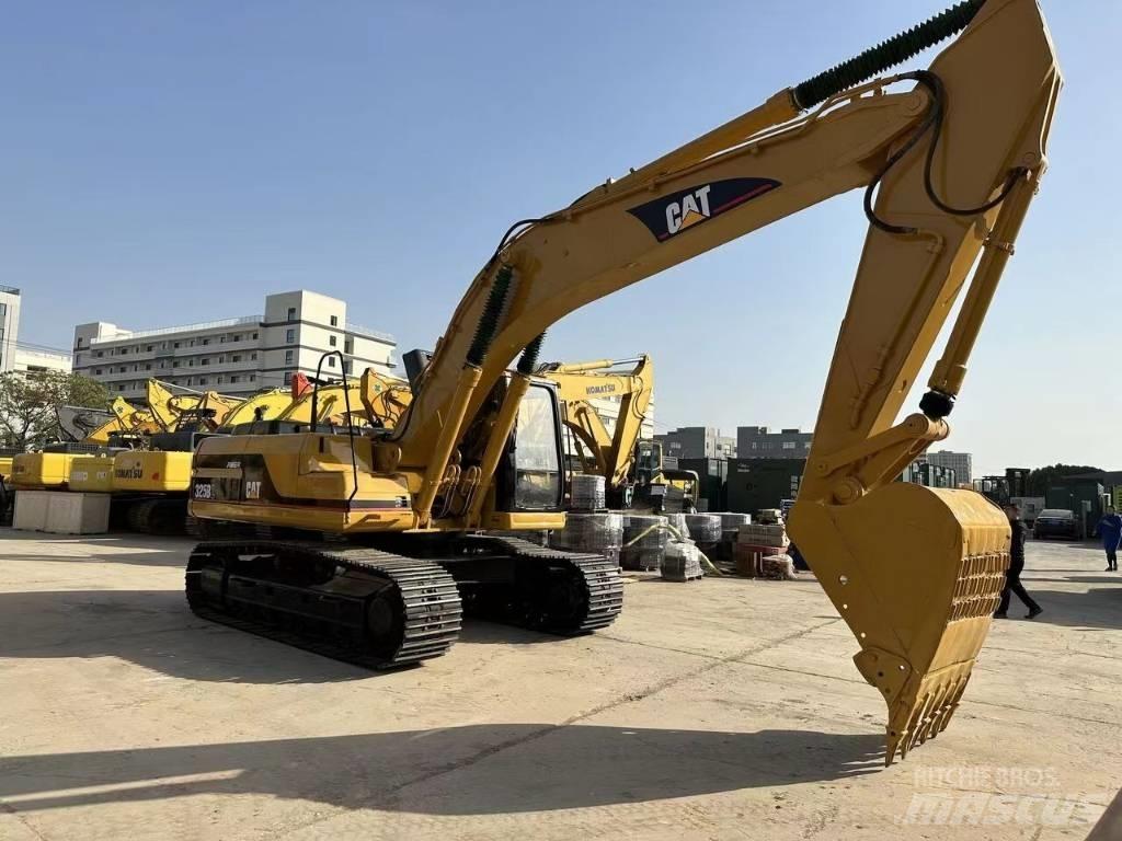 CAT 325 B Pelle sur chenilles