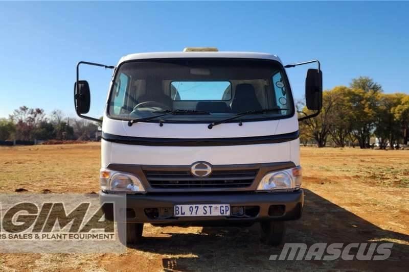 Hino 300 Roll Back Autre camion