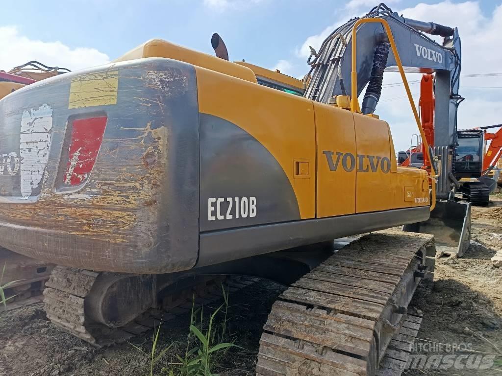 Volvo EC210B Pelle sur chenilles