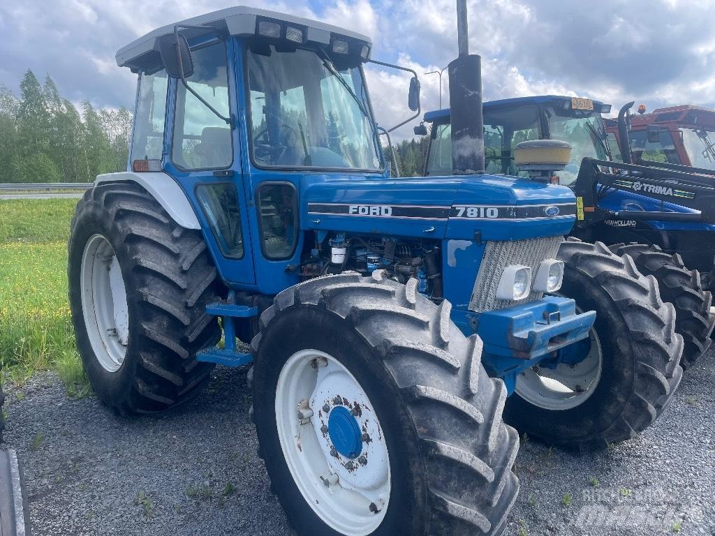 Ford 7810 II Tracteur