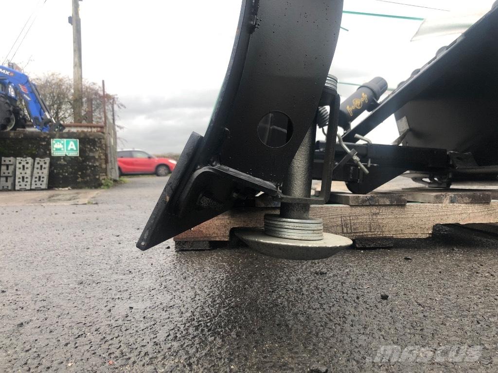 JCB Snow Plough Chasse neige