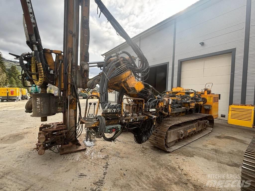 Klemm KR 807-4 Pelle enfonce-pieux