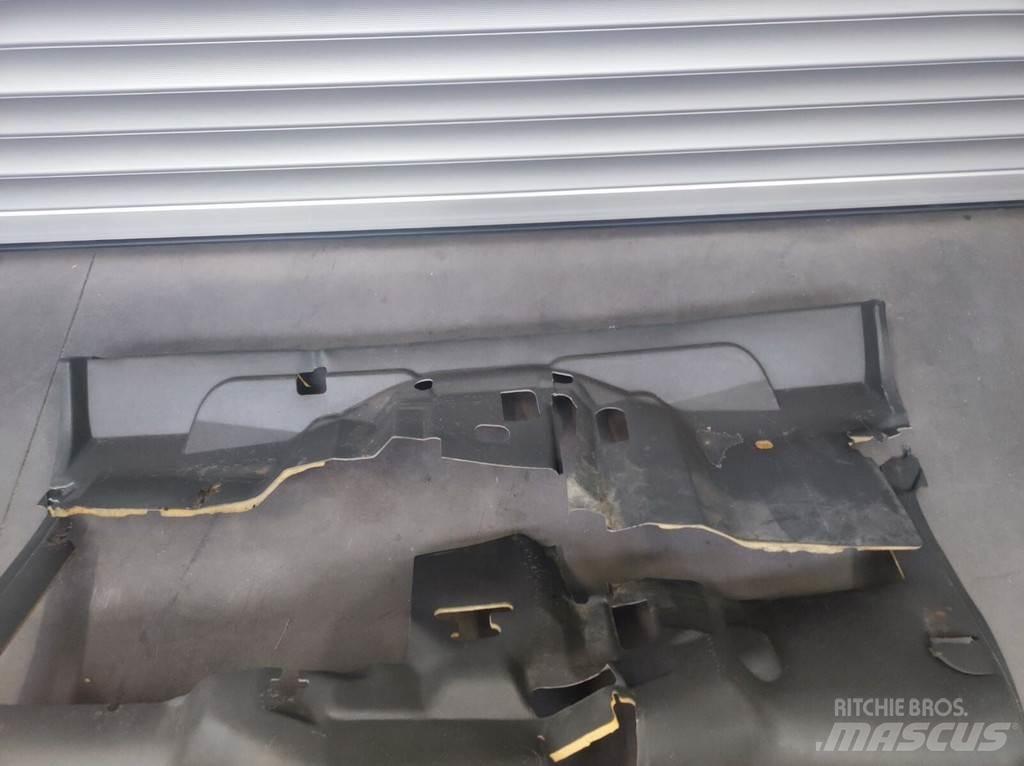 Nissan Floor Mat Cabines