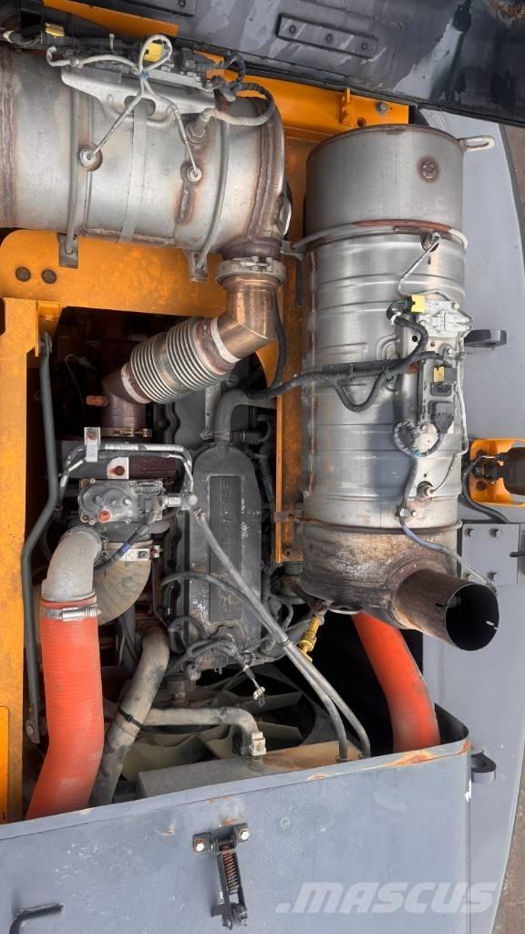 Hyundai HW 180 Pelle sur pneus