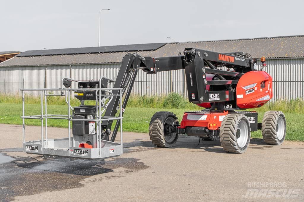 Manitou 180 ATJ e Nacelles articulées