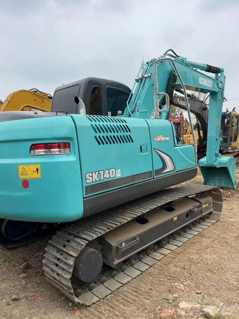 Kobelco SK140 Pelle sur chenilles