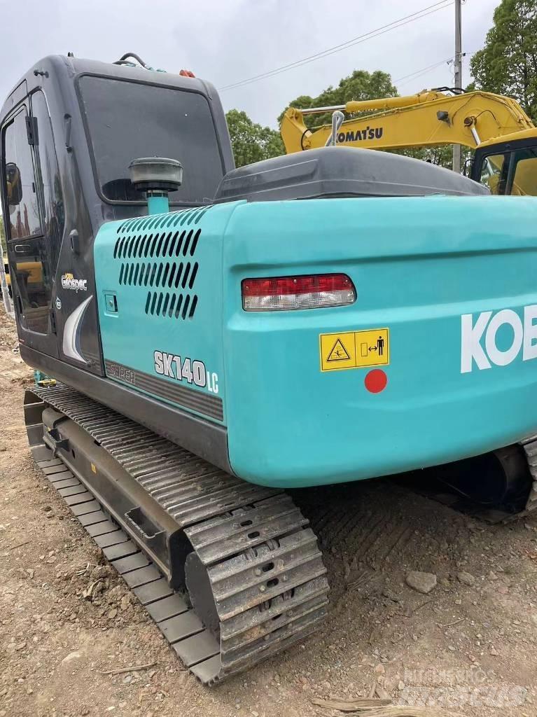 Kobelco SK140 Pelle sur chenilles
