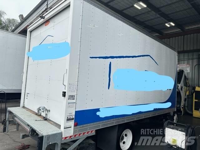 Isuzu NPR Camion Fourgon
