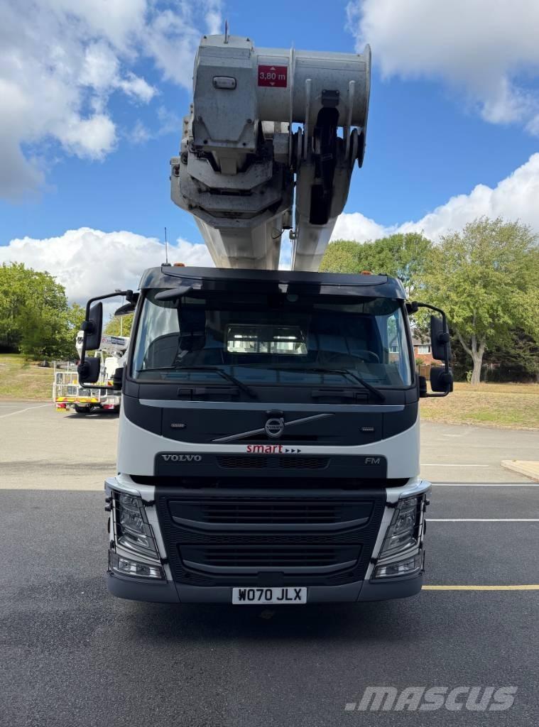 Bronto Skylift S56XR Camion nacelle