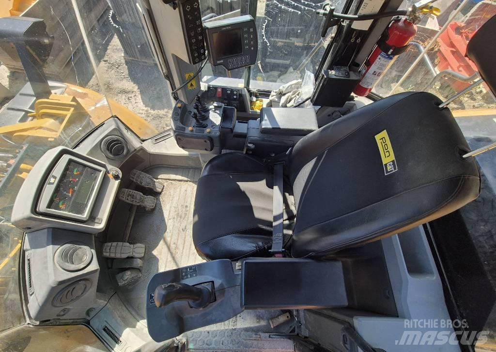 CAT 966M Chargeuse sur pneus