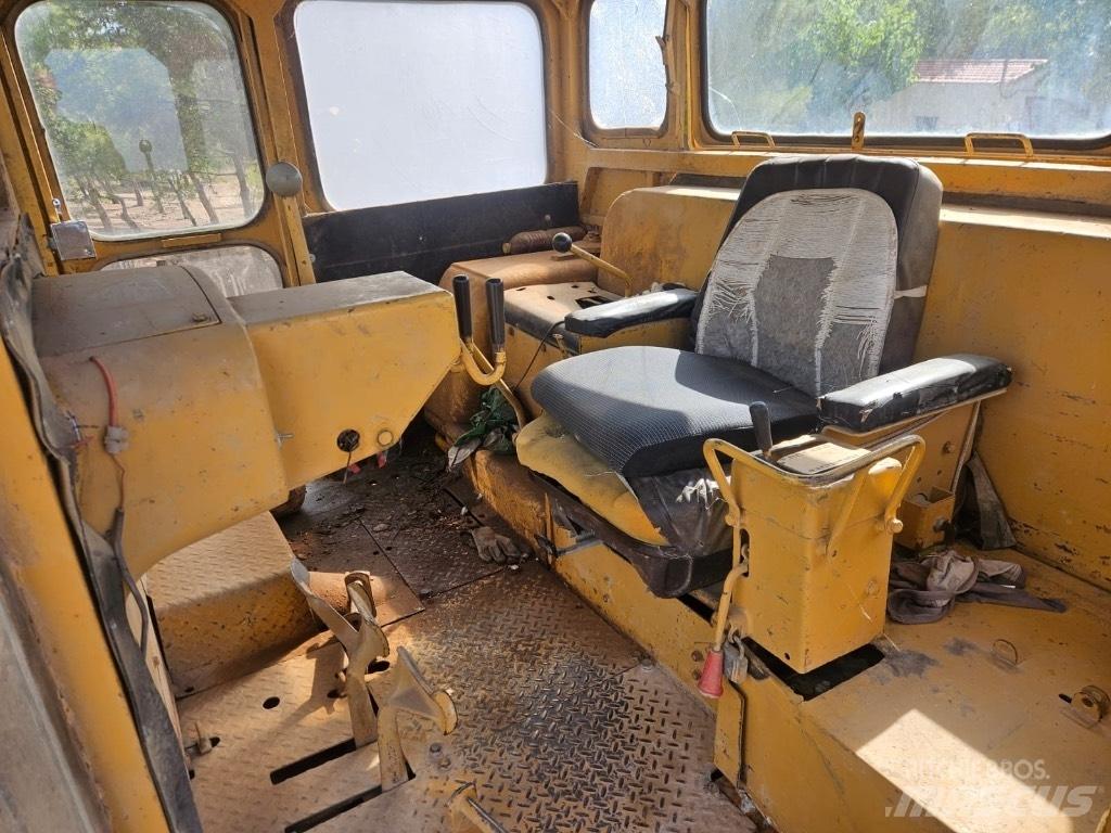 CAT D 9 G Bouteurs sur chenilles