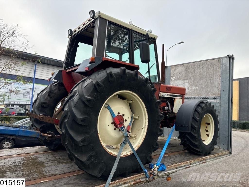 International 955A Tracteur
