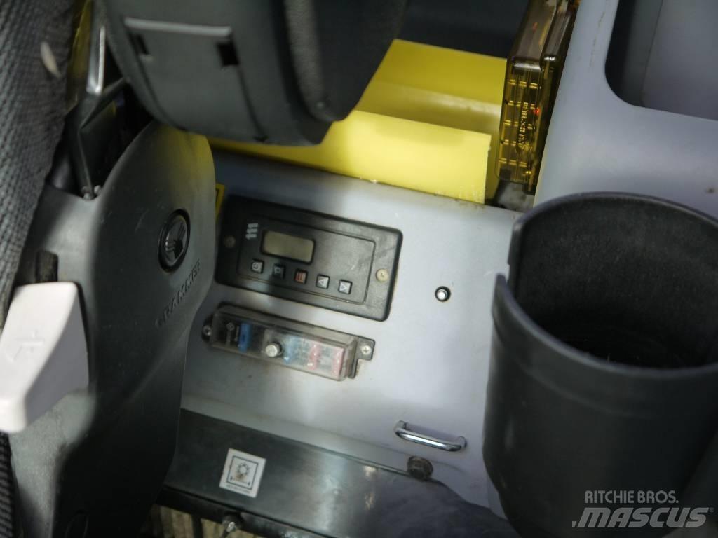 Komatsu PW 160-7E0 Pelle sur pneus