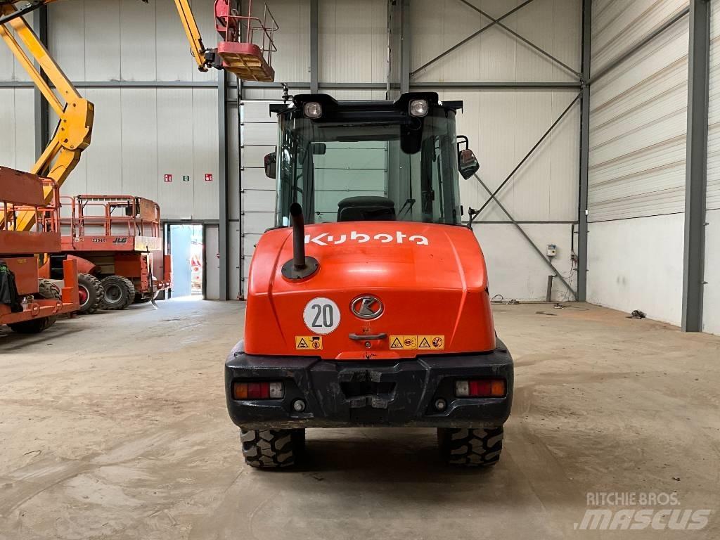 Kubota R 065 Chargeuse sur pneus