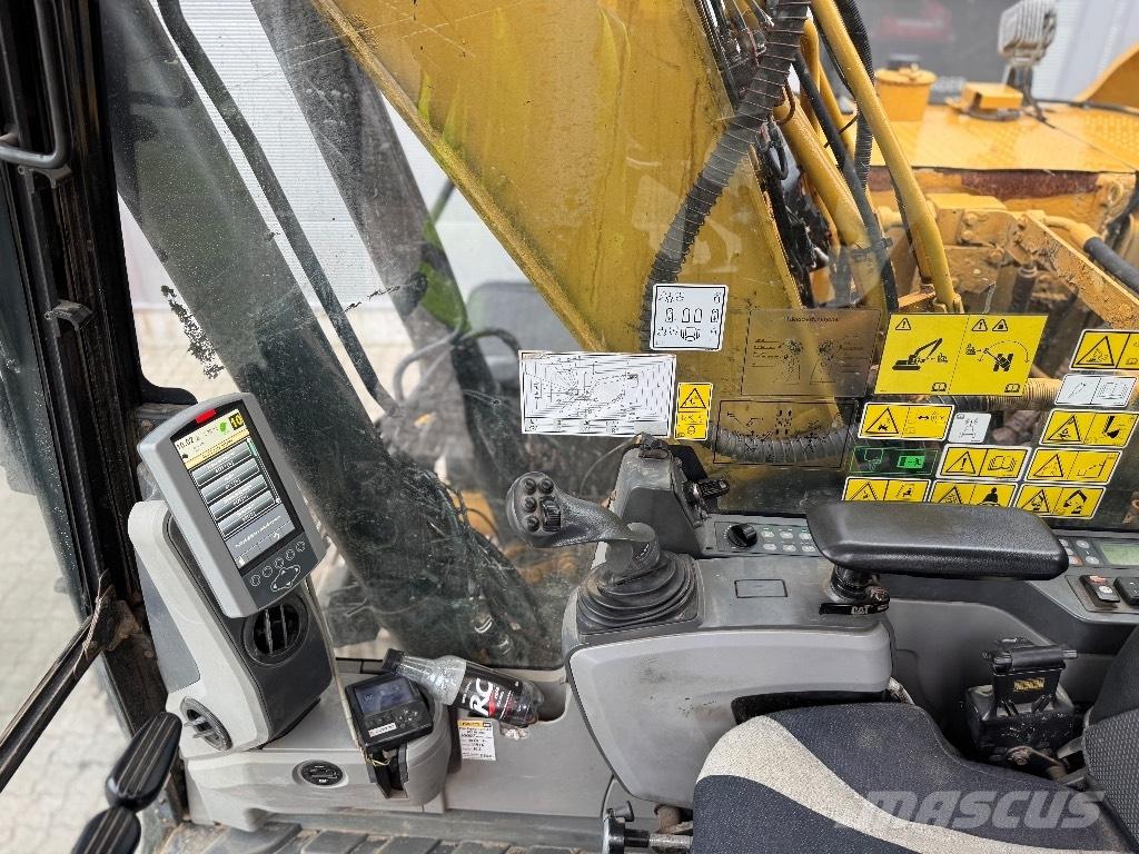 CAT 318 E L Pelle sur chenilles