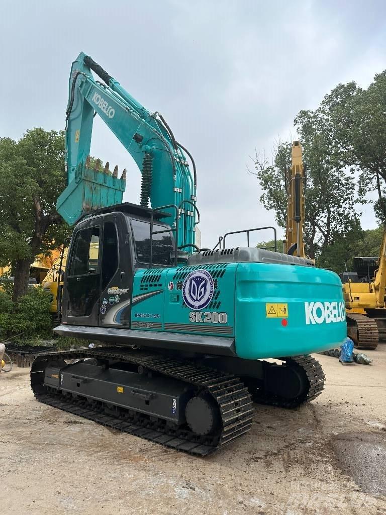 Kobelco SK 200 Pelle sur chenilles