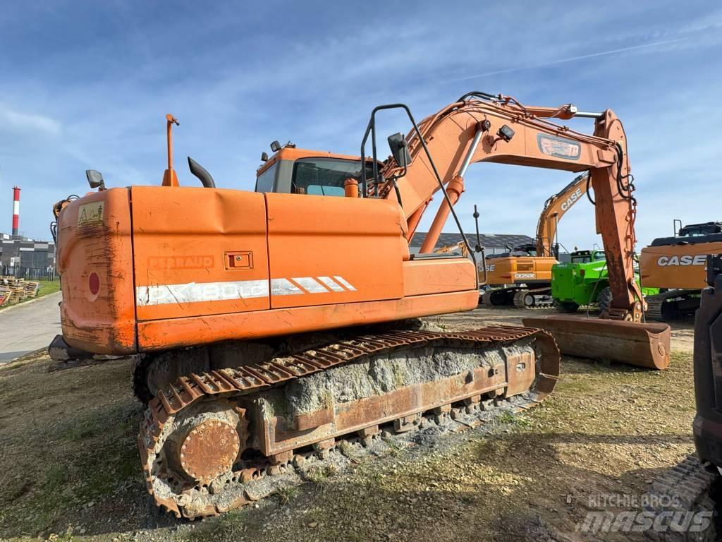 Doosan DX 180 LC Pelle sur chenilles