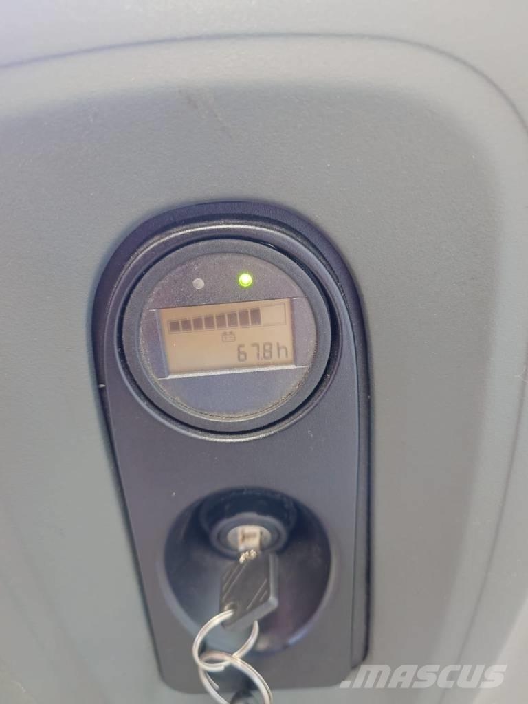 Linde L 12 Gerbeur accompagnant