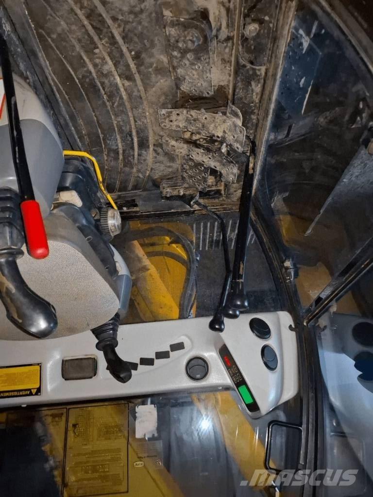 JCB JZ 70 Mini pelle 7t-12t