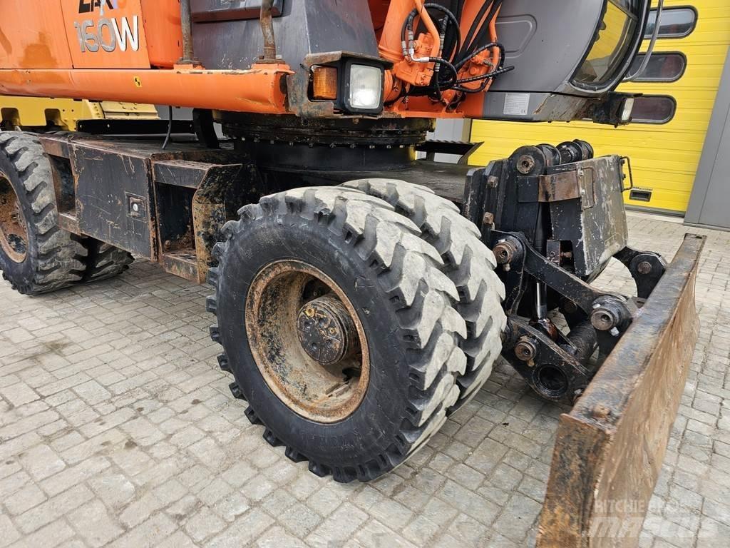 Hitachi ZX160W Pelle sur pneus