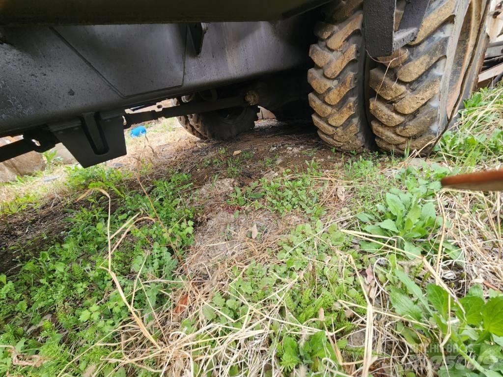 Hyundai ROBEX 2000W Pelle sur pneus