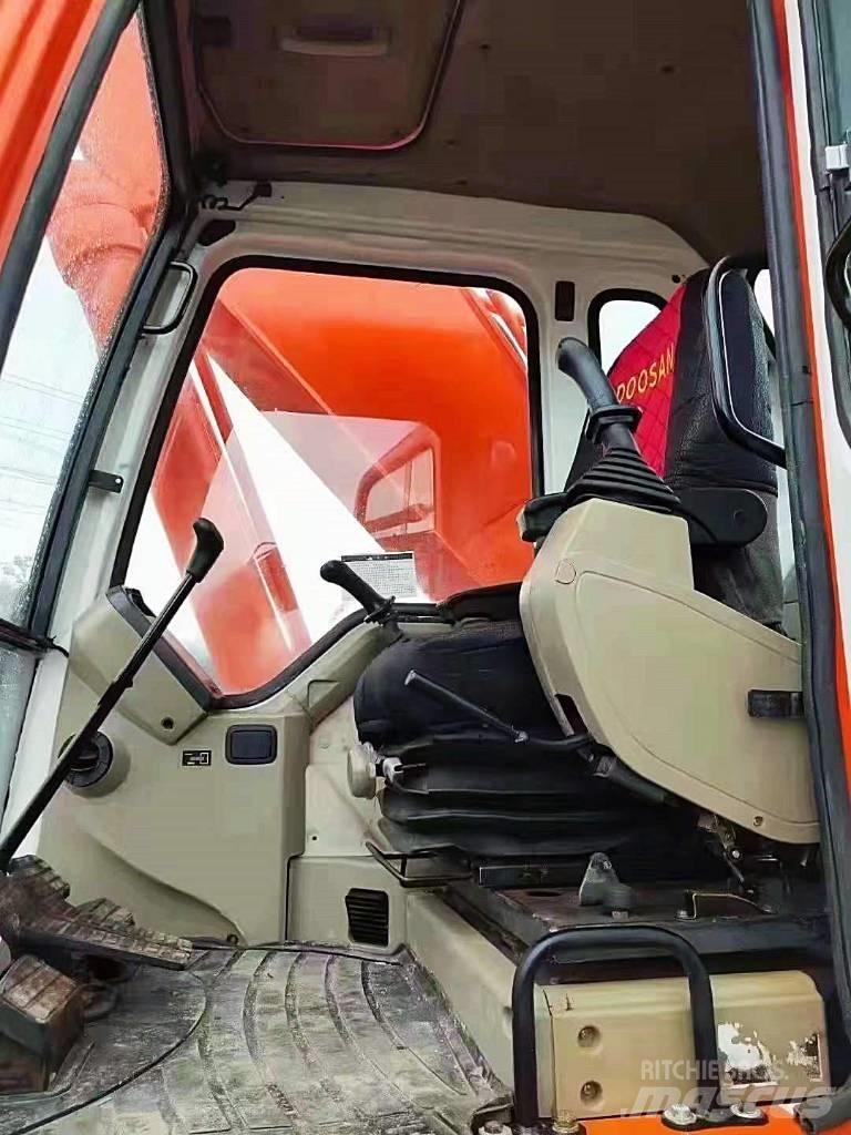 Doosan 300 Pelle sur chenilles