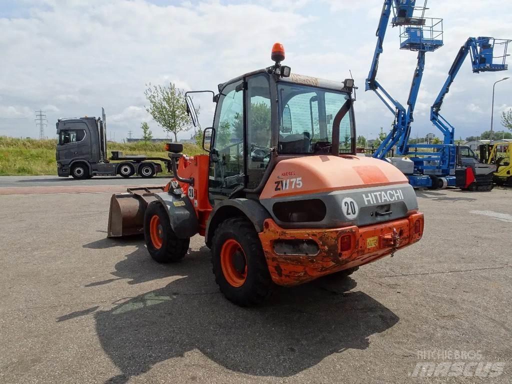 Hitachi ZW75 Construction - Autres