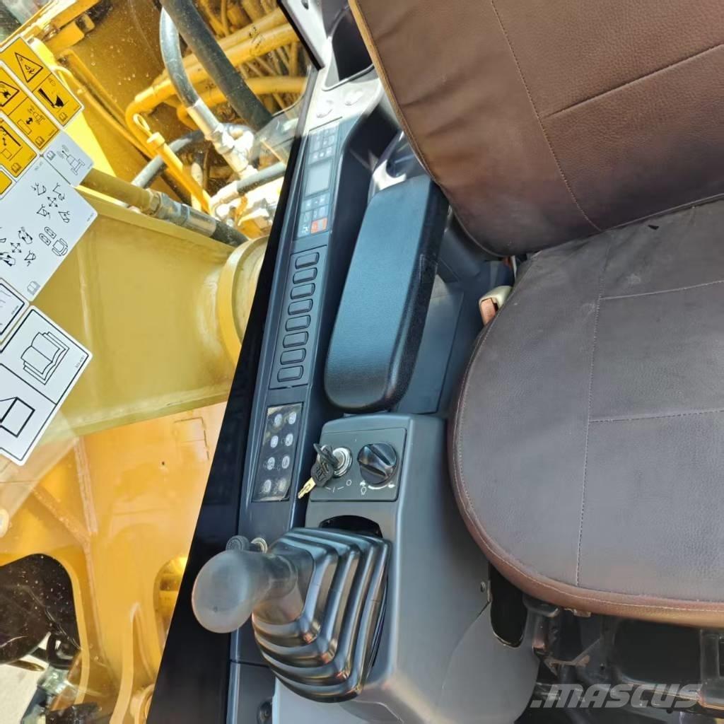 CAT 320 D Pelle sur chenilles