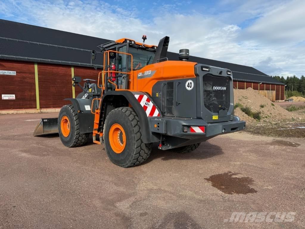 Develon DL 380-7 Chargeuse sur pneus