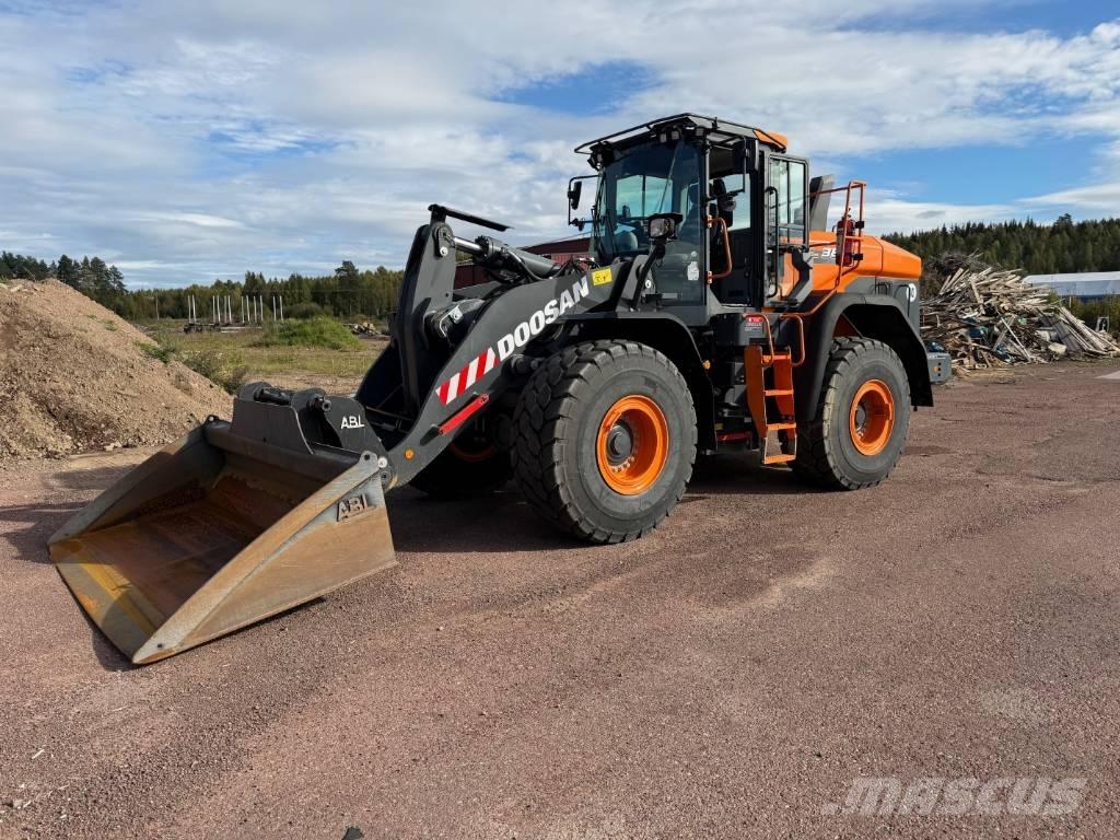 Develon DL 380-7 Chargeuse sur pneus