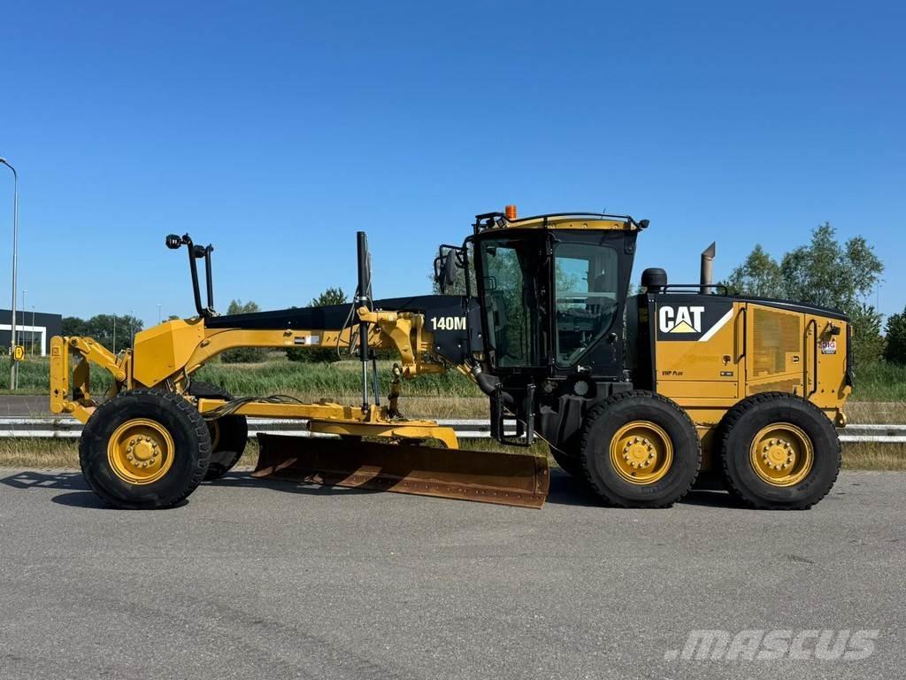 CAT 140M Niveleuse