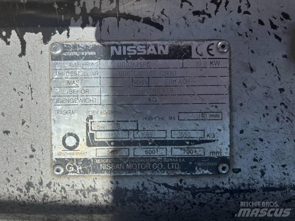 Nissan UD02A25PQ Chariots GPL