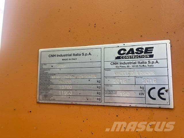 CASE 921 F Chargeuse sur pneus