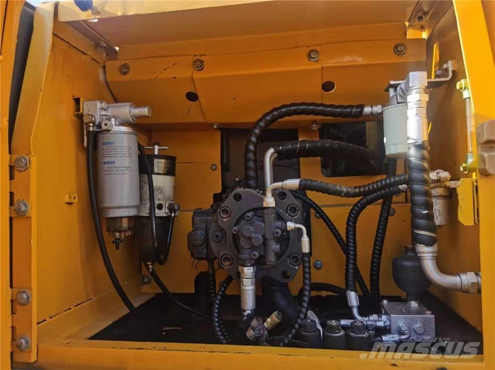 Volvo EC210B Pelle sur chenilles
