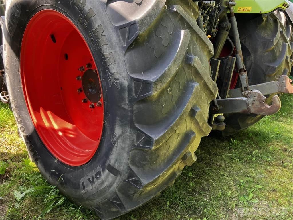 CLAAS Axion 850 Tracteur