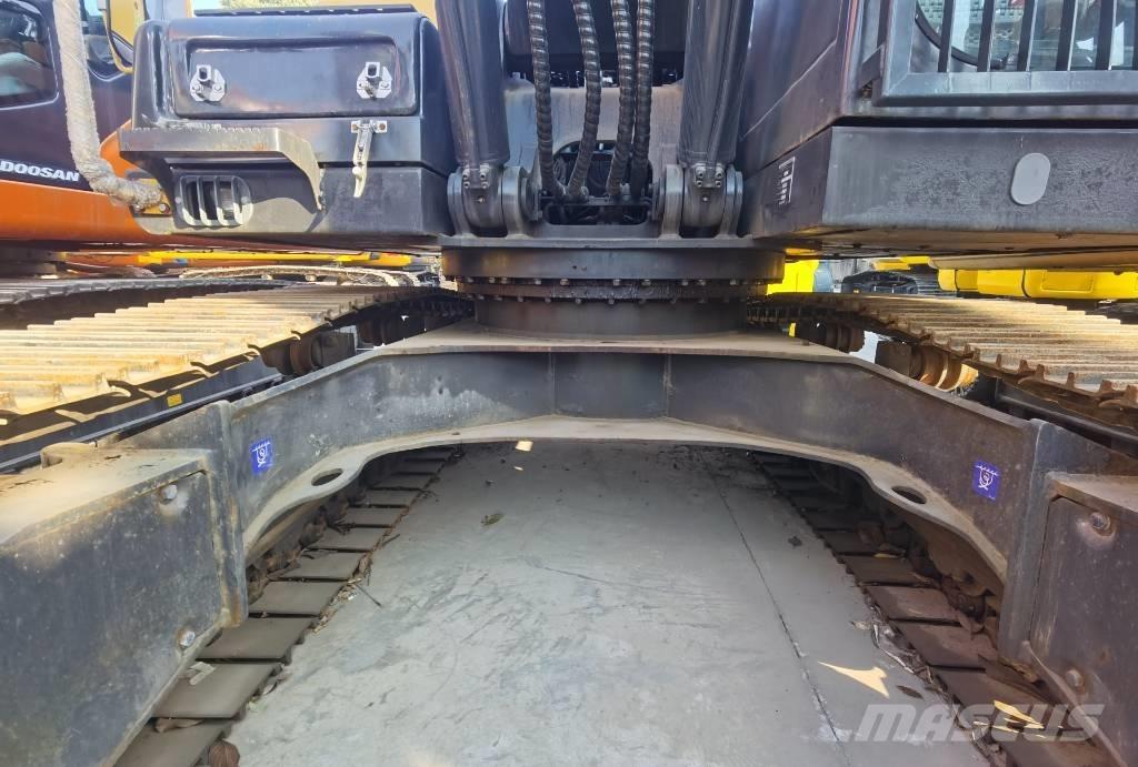 Volvo EC 220 DL Pelle sur chenilles