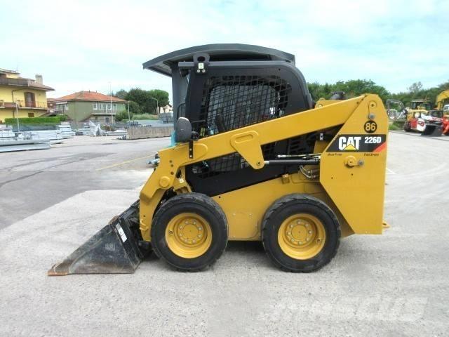 CAT 226 D Chargeuse compacte