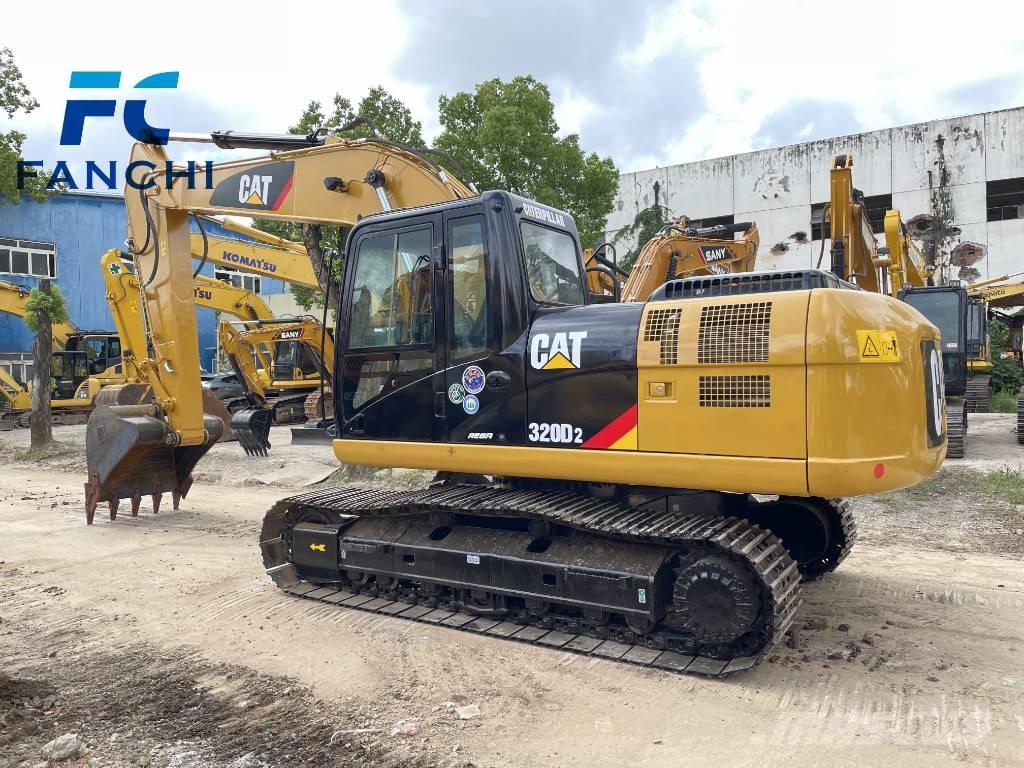 CAT 320 D2 Pelle sur chenilles