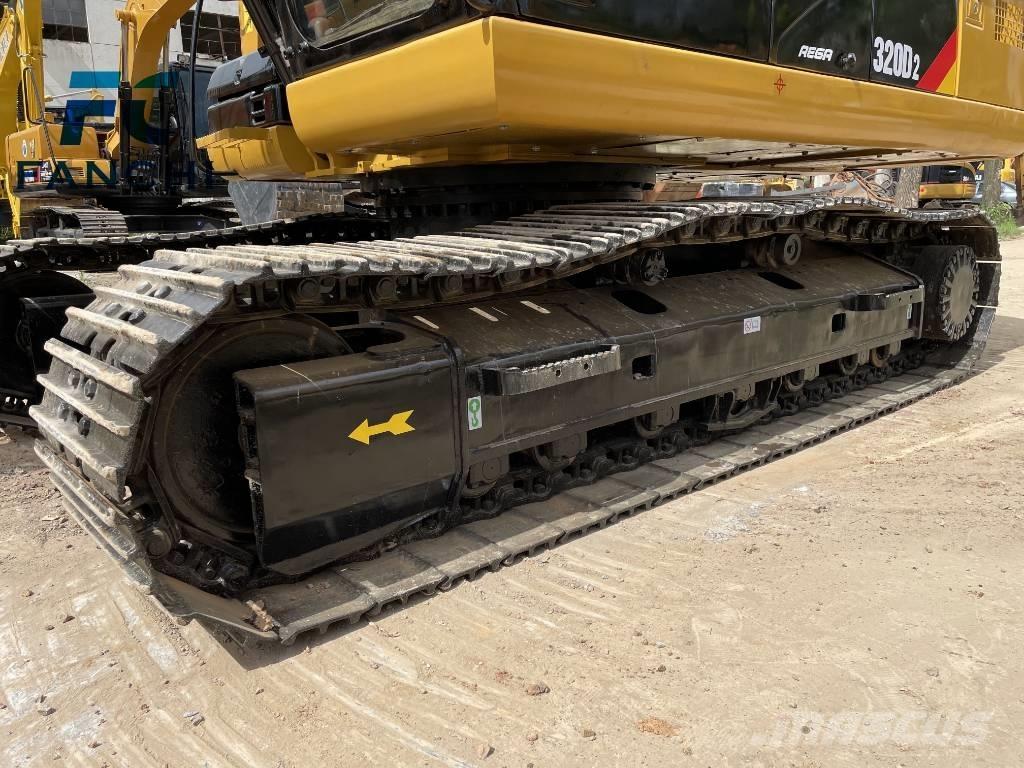 CAT 320 D2 Pelle sur chenilles