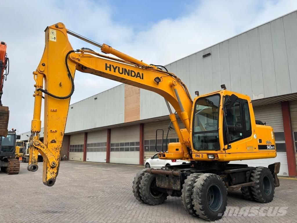 Hyundai 140W-7 Pelle sur pneus