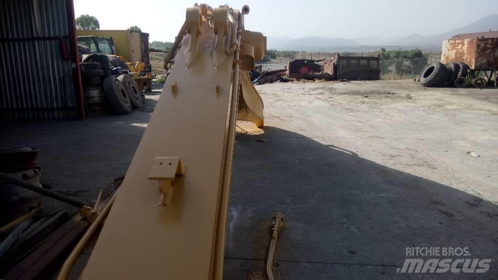 CAT 245 Bras et Godet