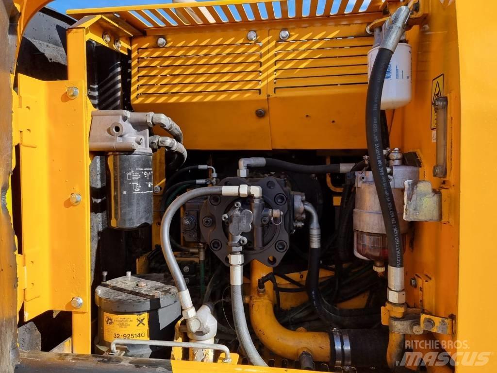 JCB JS 200 LC Pelle sur chenilles