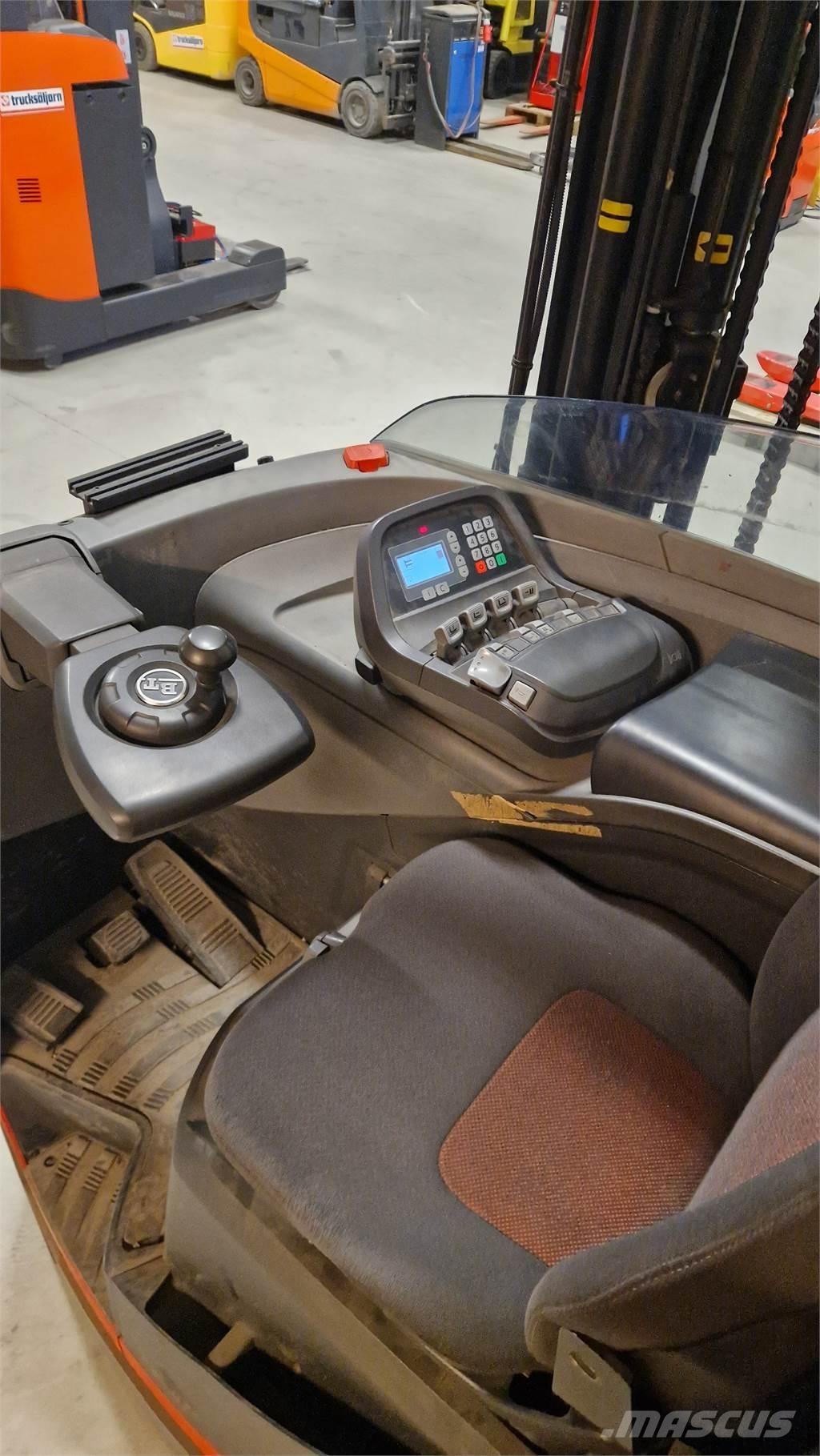 BT RRE160E Chariot à mât rétractable