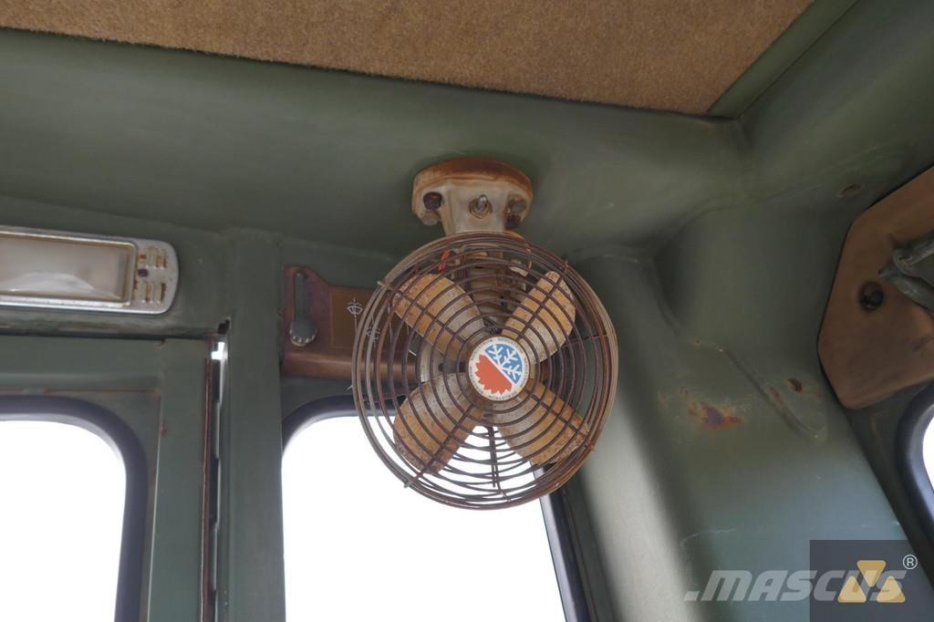 CAT 130G Ex-army Niveleuse