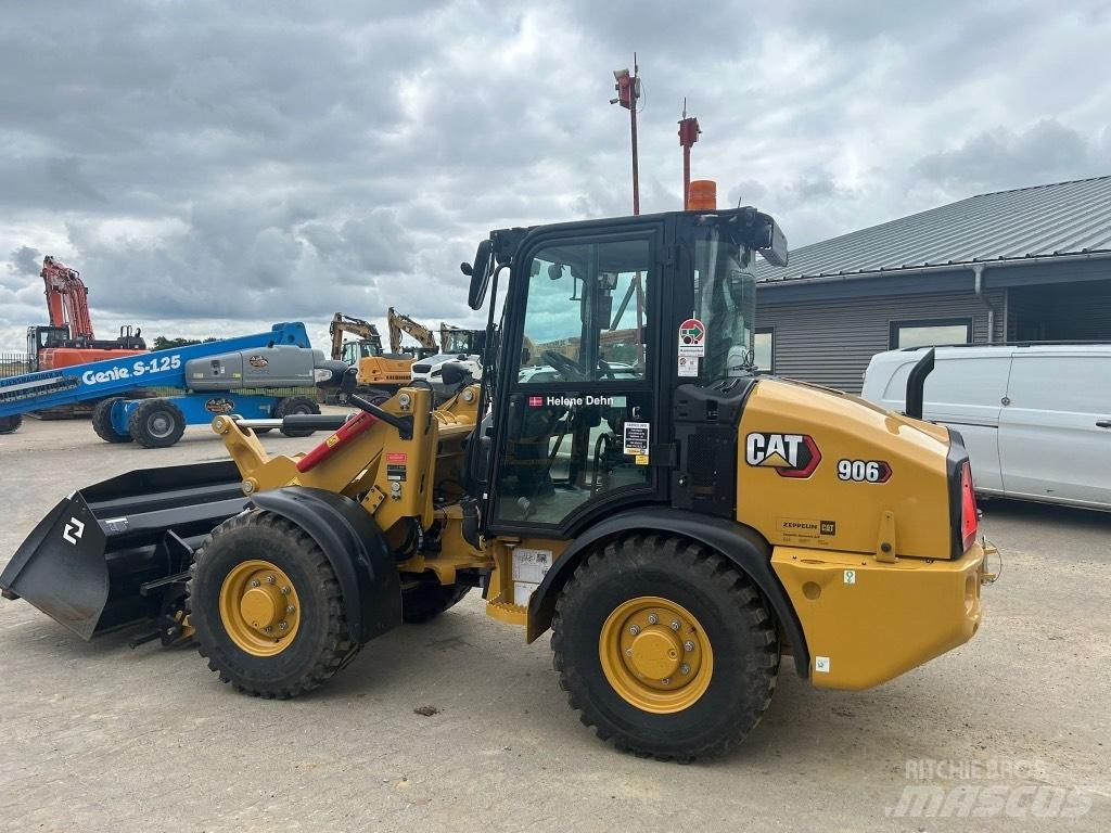 CAT 906 Chargeuse sur pneus