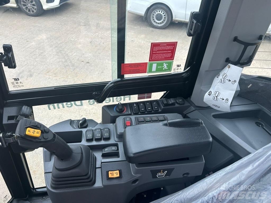 CAT 906 Chargeuse sur pneus