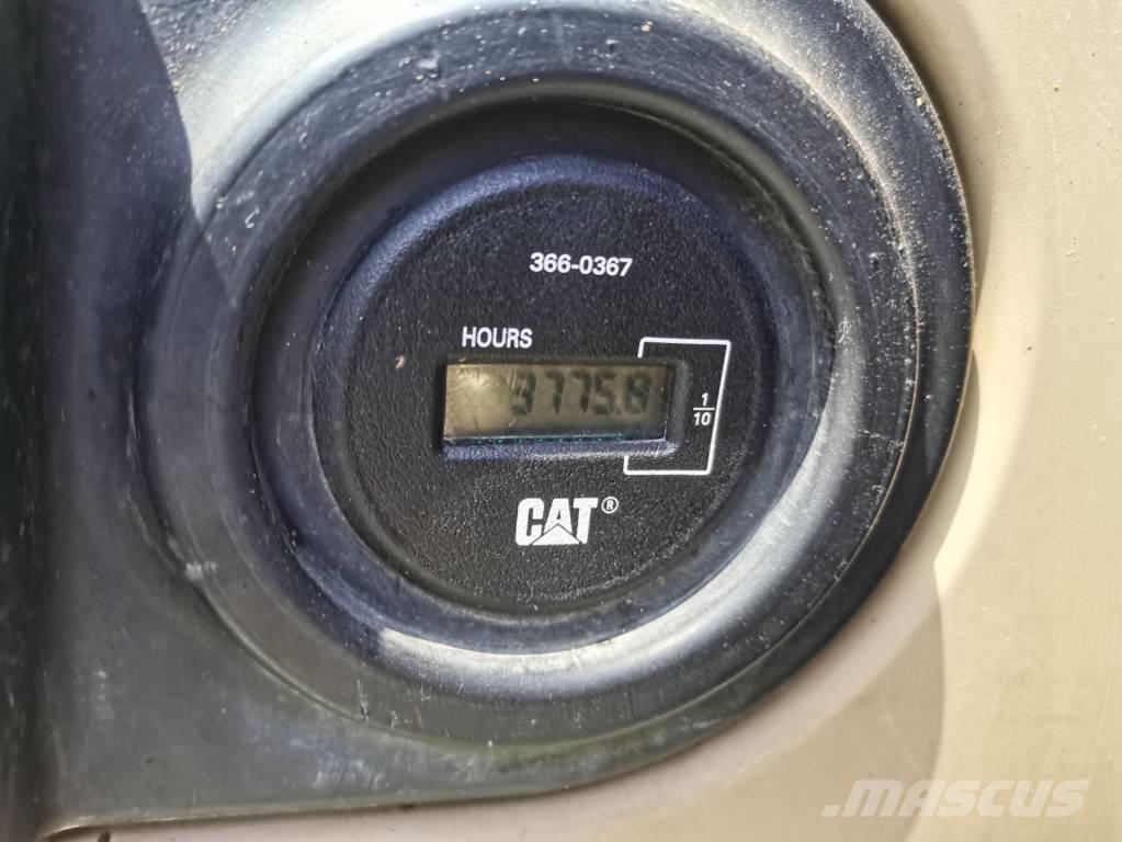 CAT 320 C L Pelle sur chenilles