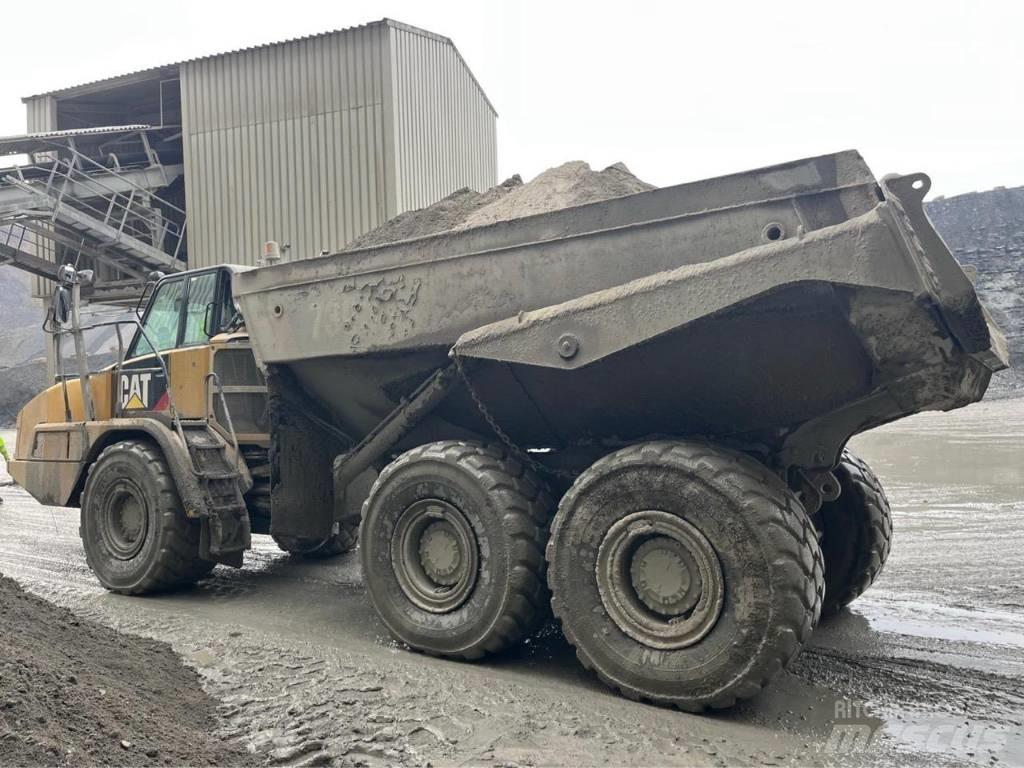CAT 730 C Tombereau articulé